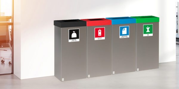 Femunden avfallsbeholdere, 65 liter. Effektiv kildesortering for restavfall, batterier, papp, papir og matavfall. Miljøbilde.
